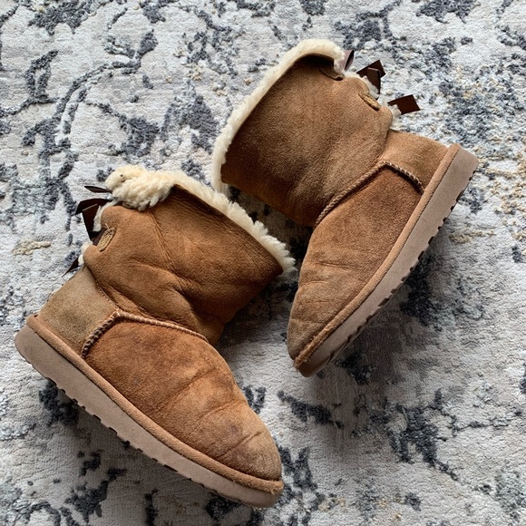 UGG Other - UGG Girls' Bailey Bow II Boots size 1